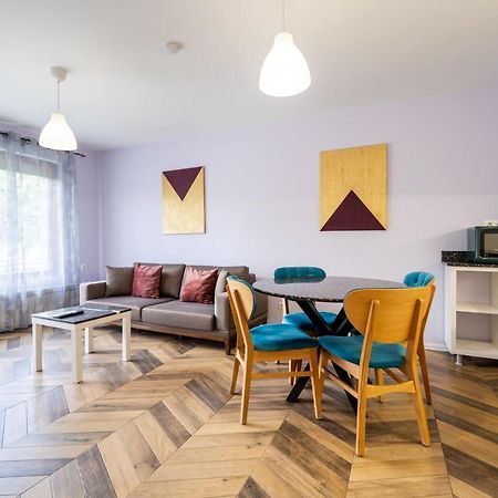 סופיה Sunny Apartment In Studentski Grad, Behind Unss מראה חיצוני תמונה
