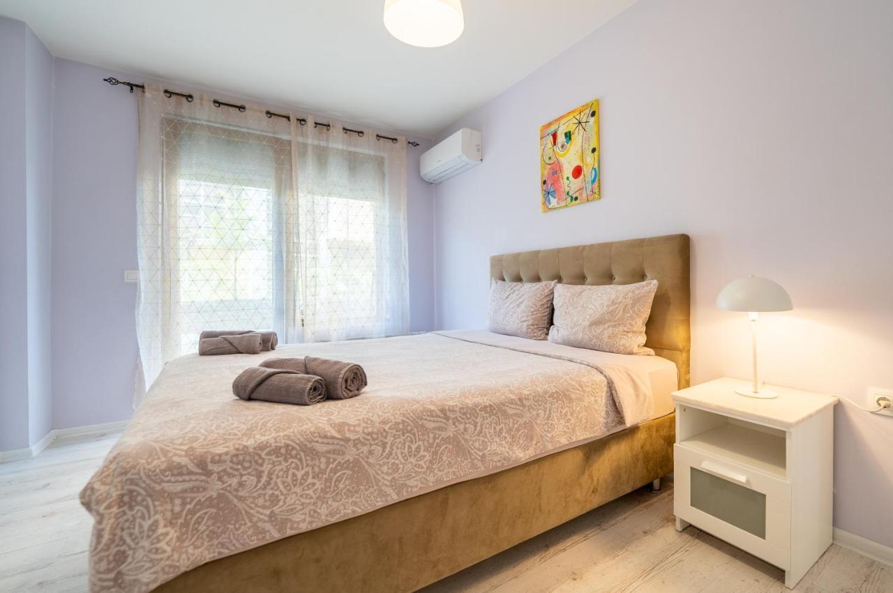 סופיה Sunny Apartment In Studentski Grad, Behind Unss מראה חיצוני תמונה