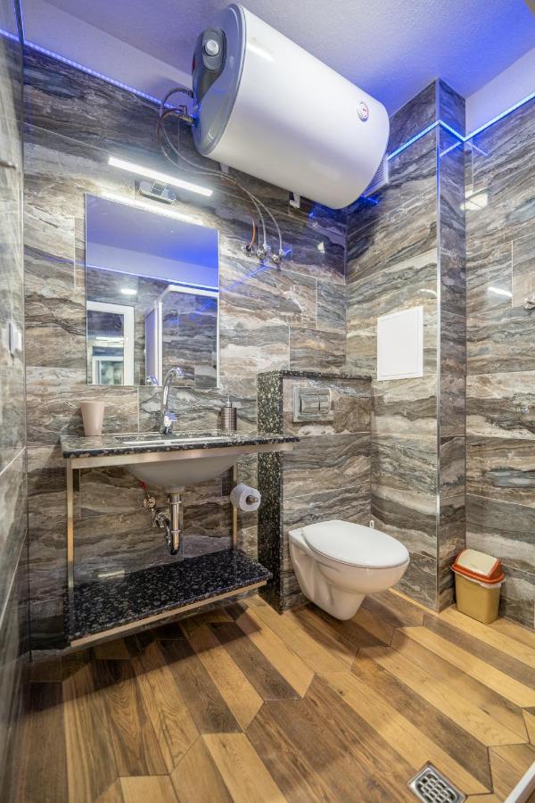 סופיה Sunny Apartment In Studentski Grad, Behind Unss מראה חיצוני תמונה