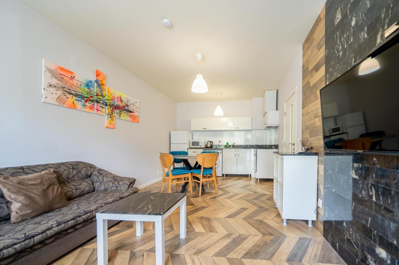סופיה Sunny Apartment In Studentski Grad, Behind Unss מראה חיצוני תמונה